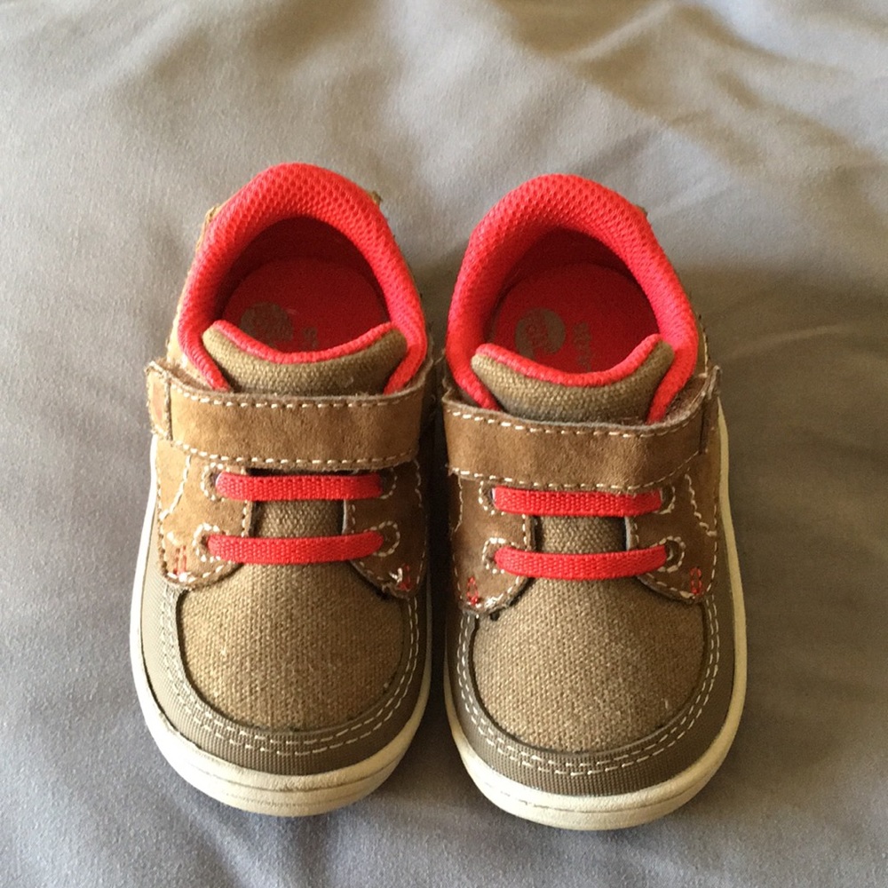 Brown shoes size 4.5