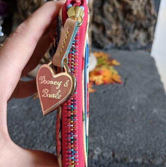 πSOLDπDooney & Bourke Keychain Change Purse - Picture 4 of 4
