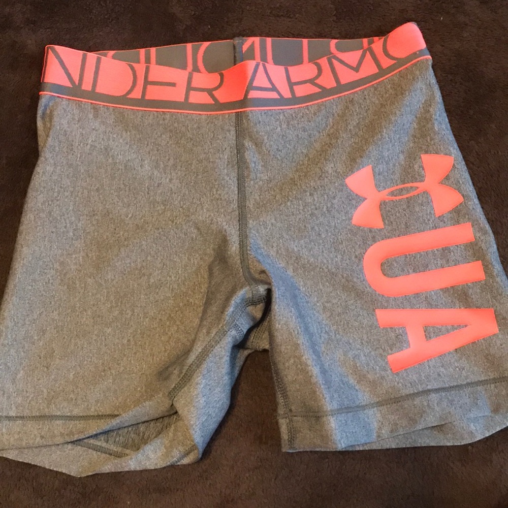 Under armor mid thigh compression shorts