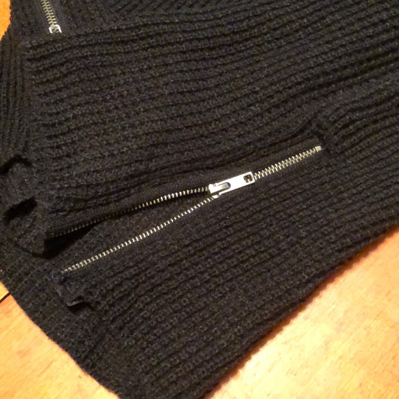 the Narrows knit sweater with bottom zippers - Picture 2 of 4