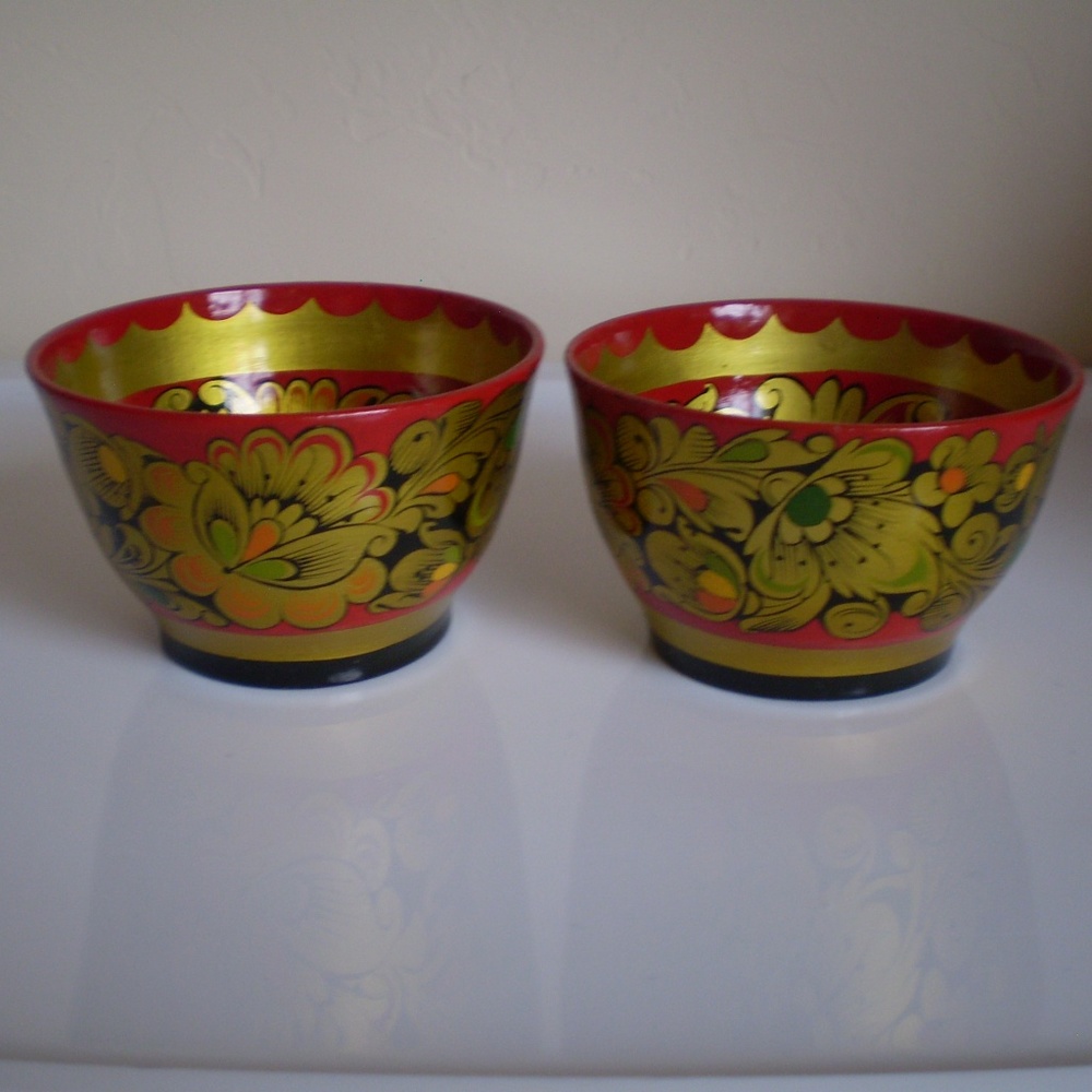 Russian souvenir 2 bowls for candies, Khokhloma