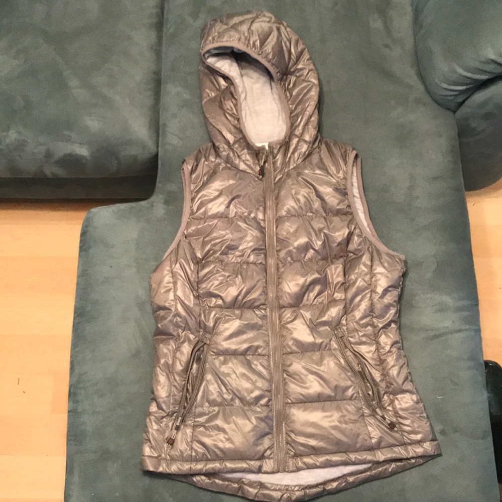 Gray/Silver bubble vest