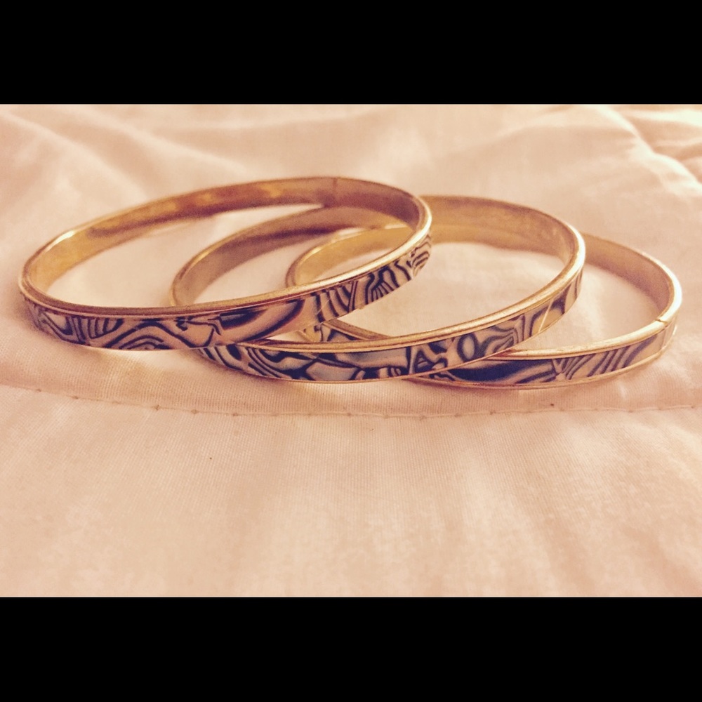 Set of bangles