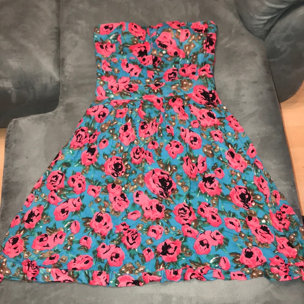 Francesca’s strapless floral print dress