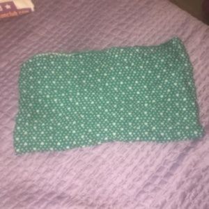 AEO green and white heart pattern infinity scarf