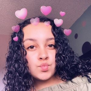 Meet your Posher, Julissa