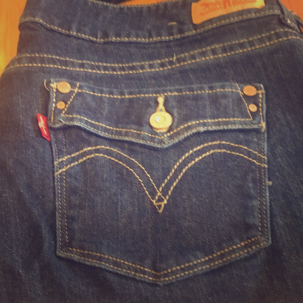 Never worn Levi's!!
