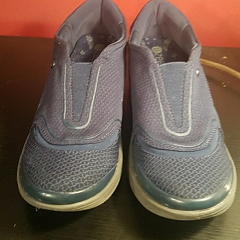 NWOB Bzees Derive Loafers size 9.5