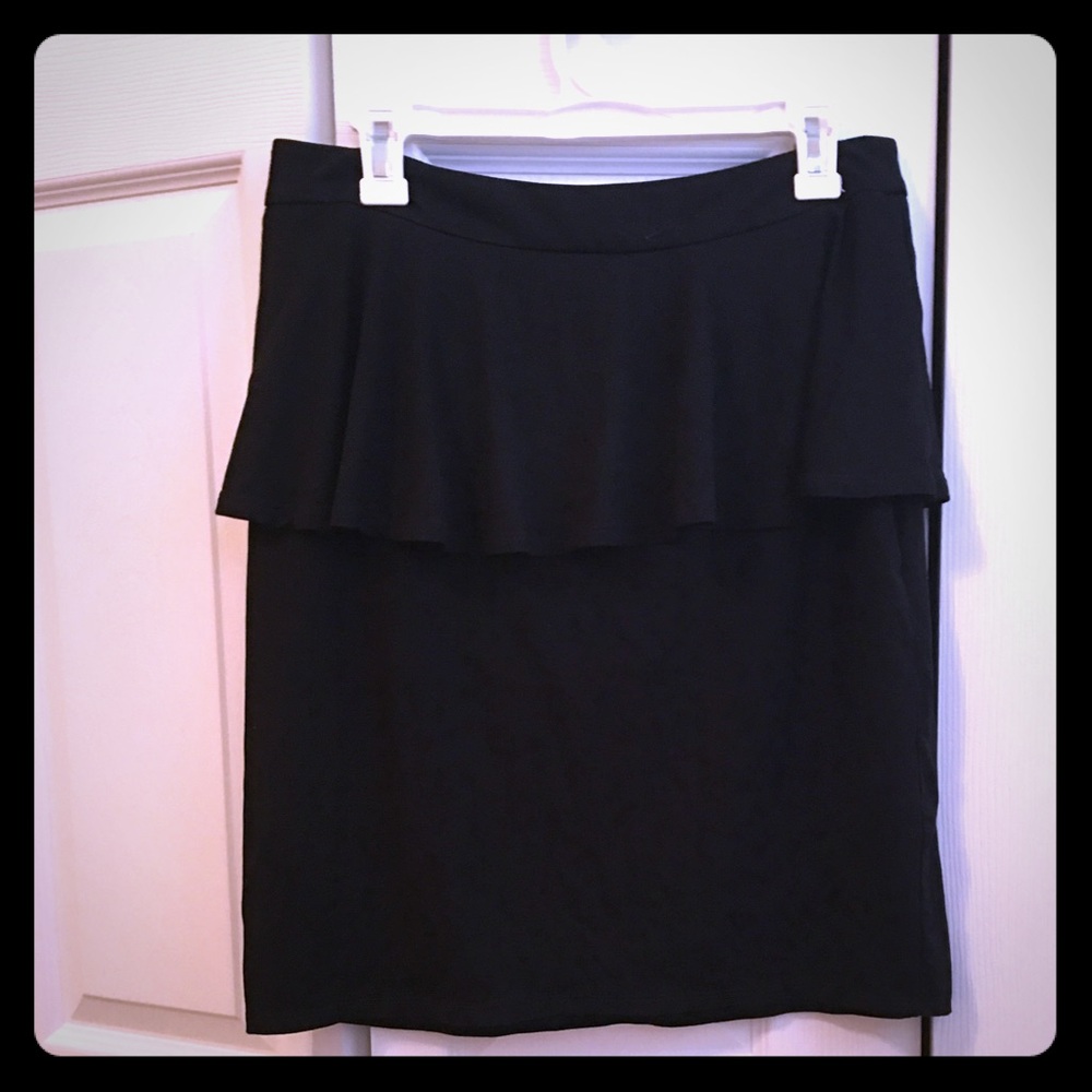 NWT-Black Ruffle Skirt