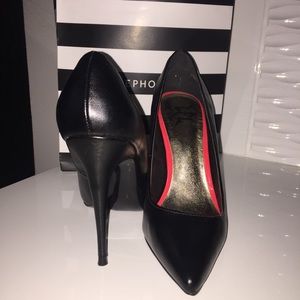 Black Pointed toe heels