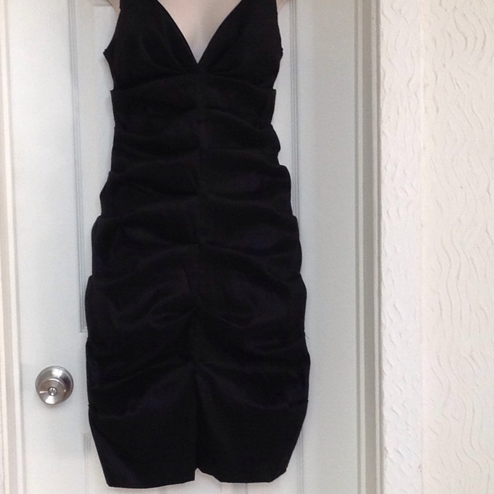 black Juno Sleeveless detailed party dress.