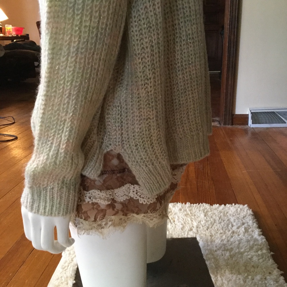 Lauren Conrad cozy sweater - Picture 4 of 7