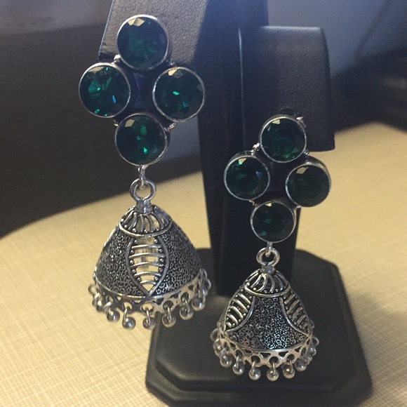 Beautiful handcrafted artisan Indian earrings - Picture 5 of 10