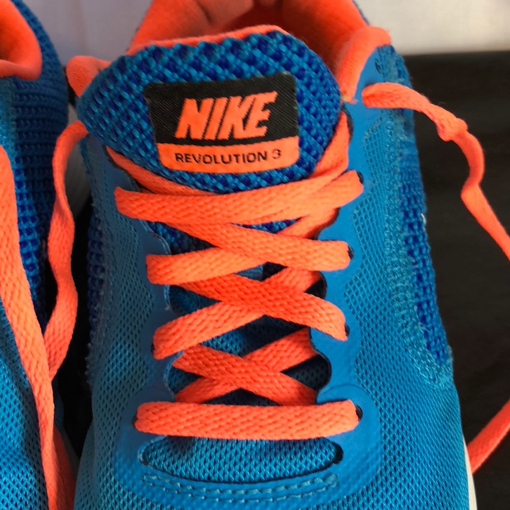 Tennis Shoes Nike