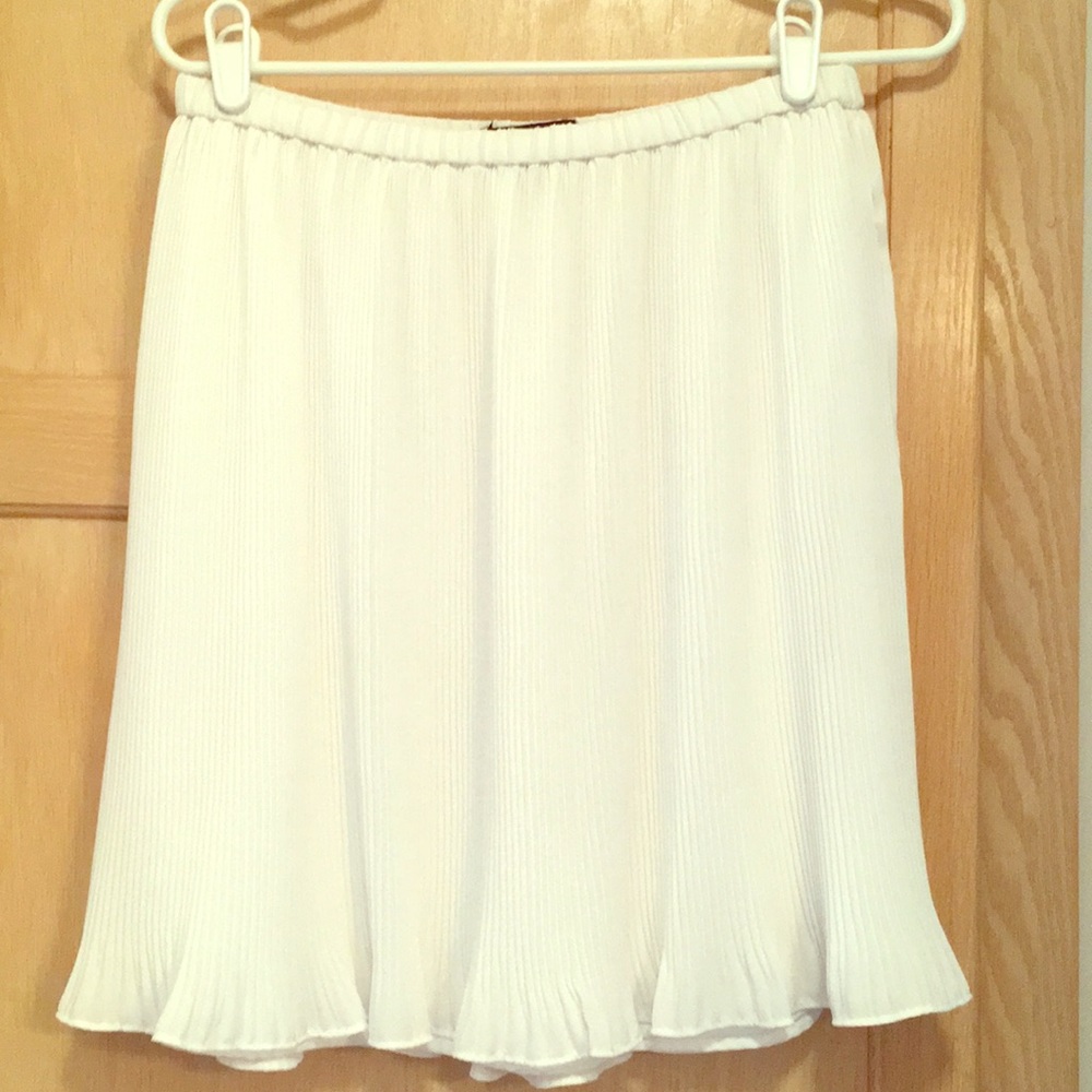 White pleated skirt