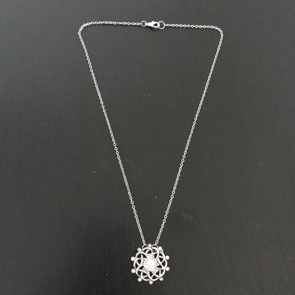 🎉HP🎉 Gorgeous Handmade Necklace - Silver Knot - Picture 4 of 4