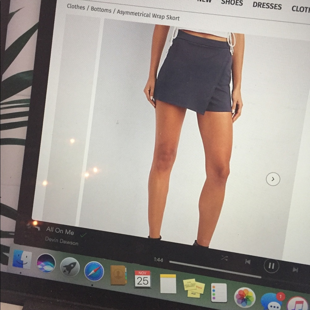 Envelope Skirt skort