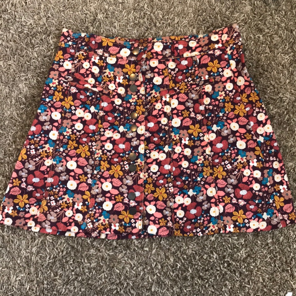 Zara 70s Floral Printed Button Up Mini Skirt