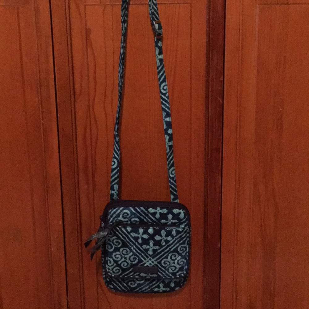 Vera Bradley Cross Body Bag - Picture 1 of 3