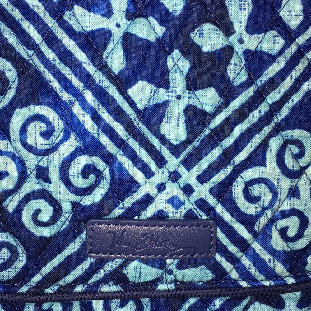 Vera Bradley Cross Body Bag - Picture 2 of 3
