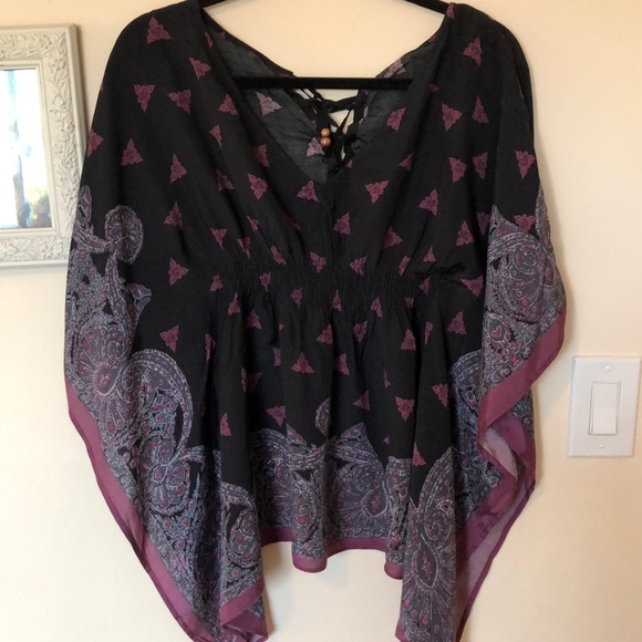 Free people flowy blouse, with back detail - Picture 1 of 2