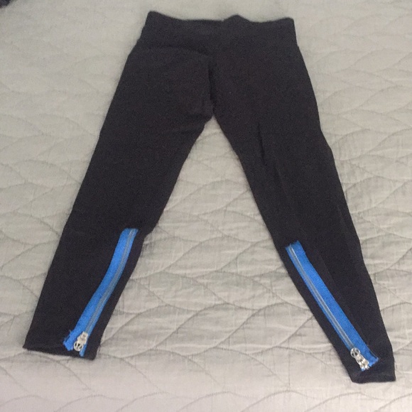 Lululemon pants size 4 - Picture 1 of 3