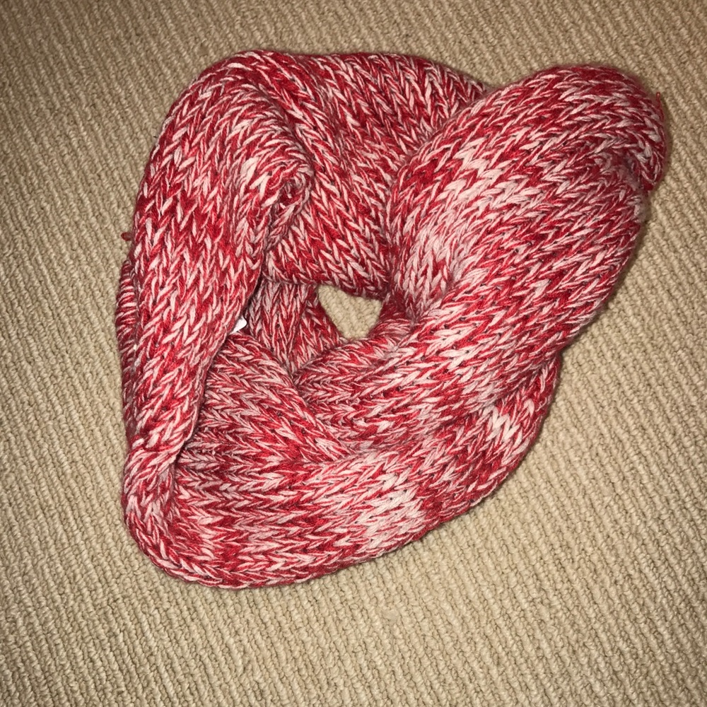 Red and white infinity scarf