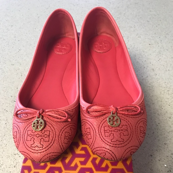 Tory Burch Rose petal Chelsea Stitched Logo Flat - Picture 1 of 7