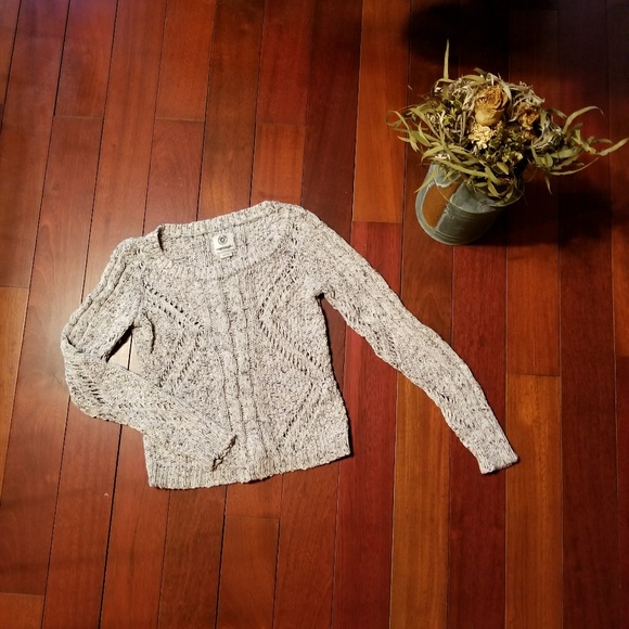 AEO Sweater - Picture 2 of 2