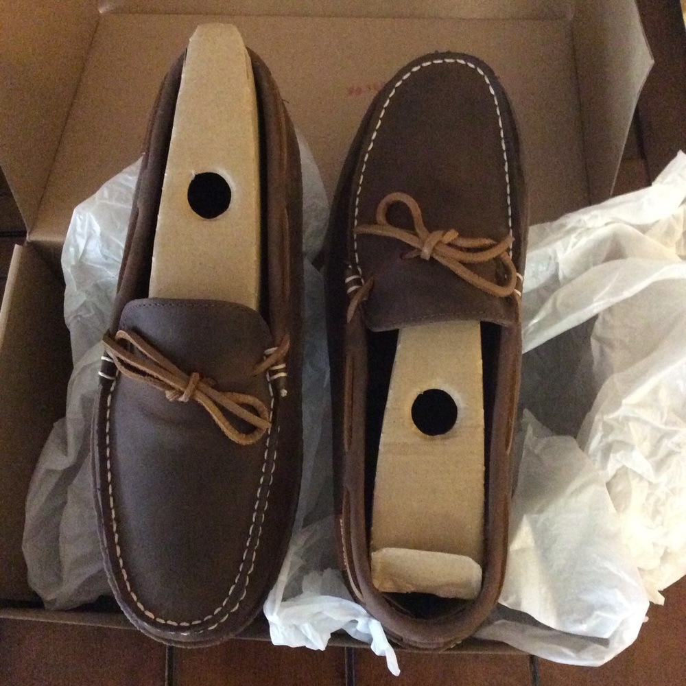 L.L.Bean men's slippers  brand new. Size 9M