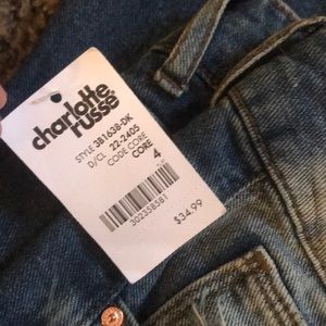 Distressed ripped jeans NWT