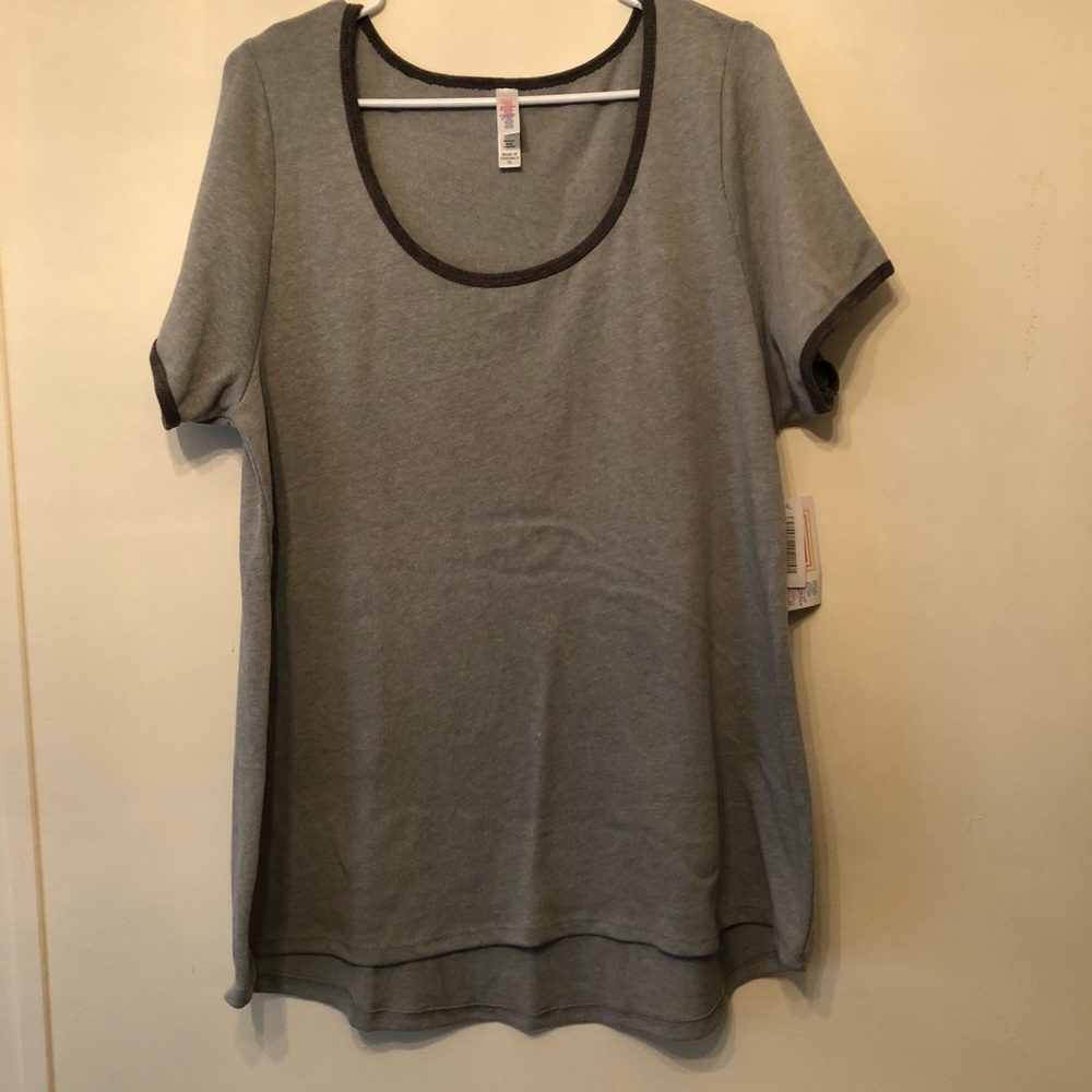 LuLaRoe Classic T, NWT