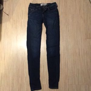 juniors/women’s Hollister Jeans