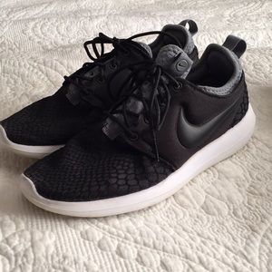 Nike Roshe SE