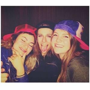 Meet your Posher, Loren