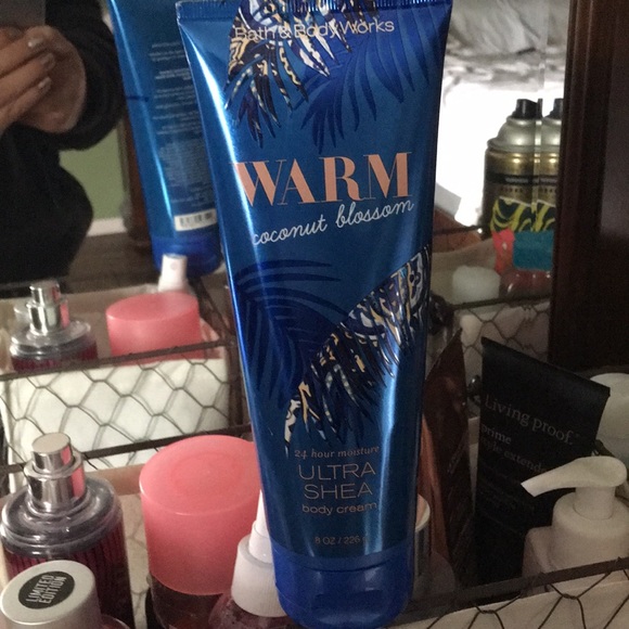 Bath & Body Works Lotion - Picture 1 of 2