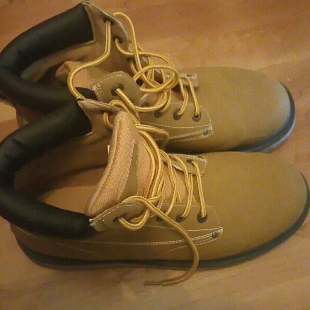 Men's light brown boots