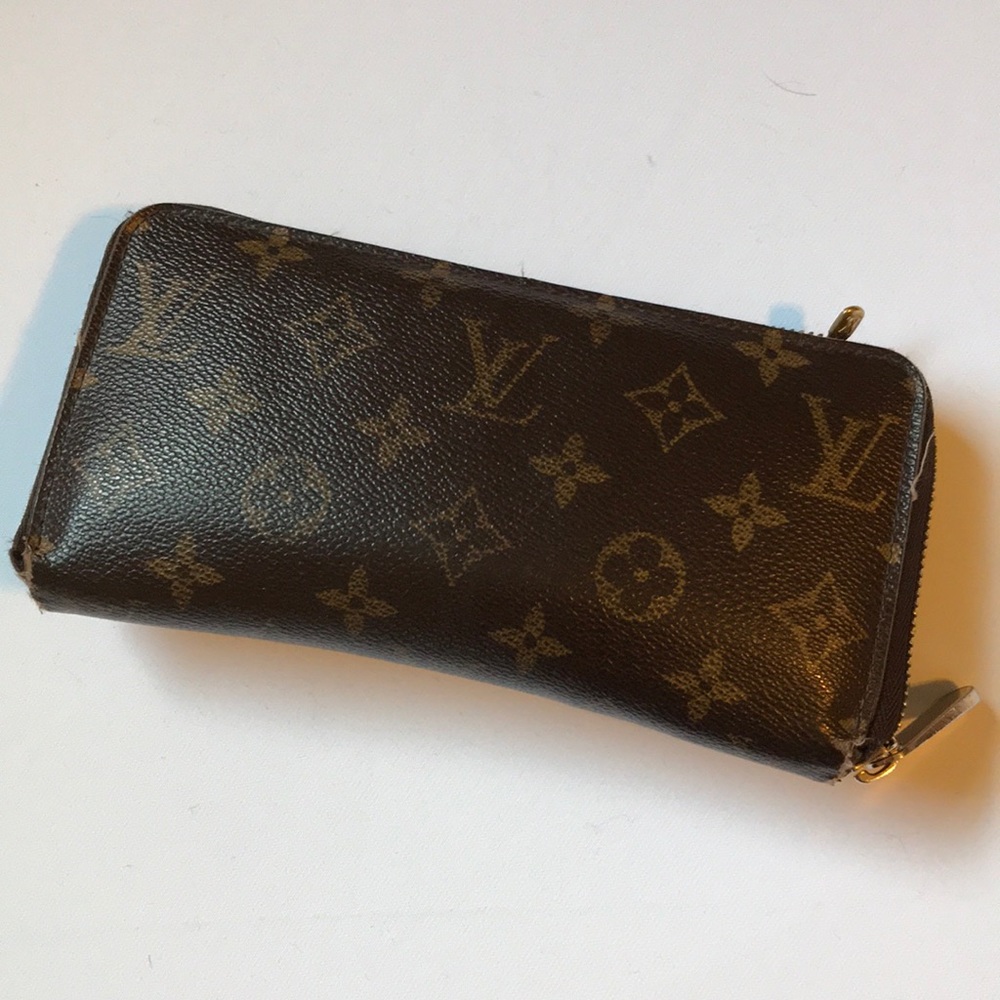 Louis Vuitton Large wallet