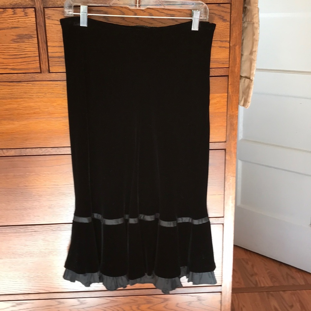Black velvet loft skirt