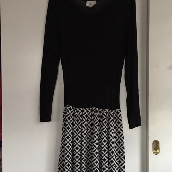 Black and white dress - Picture 4 of 4