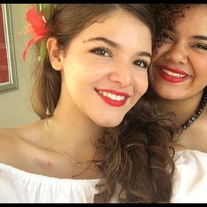 Meet your Posher, Lina