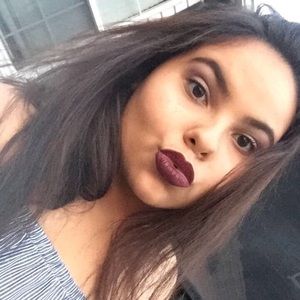 Meet your Posher, Candice