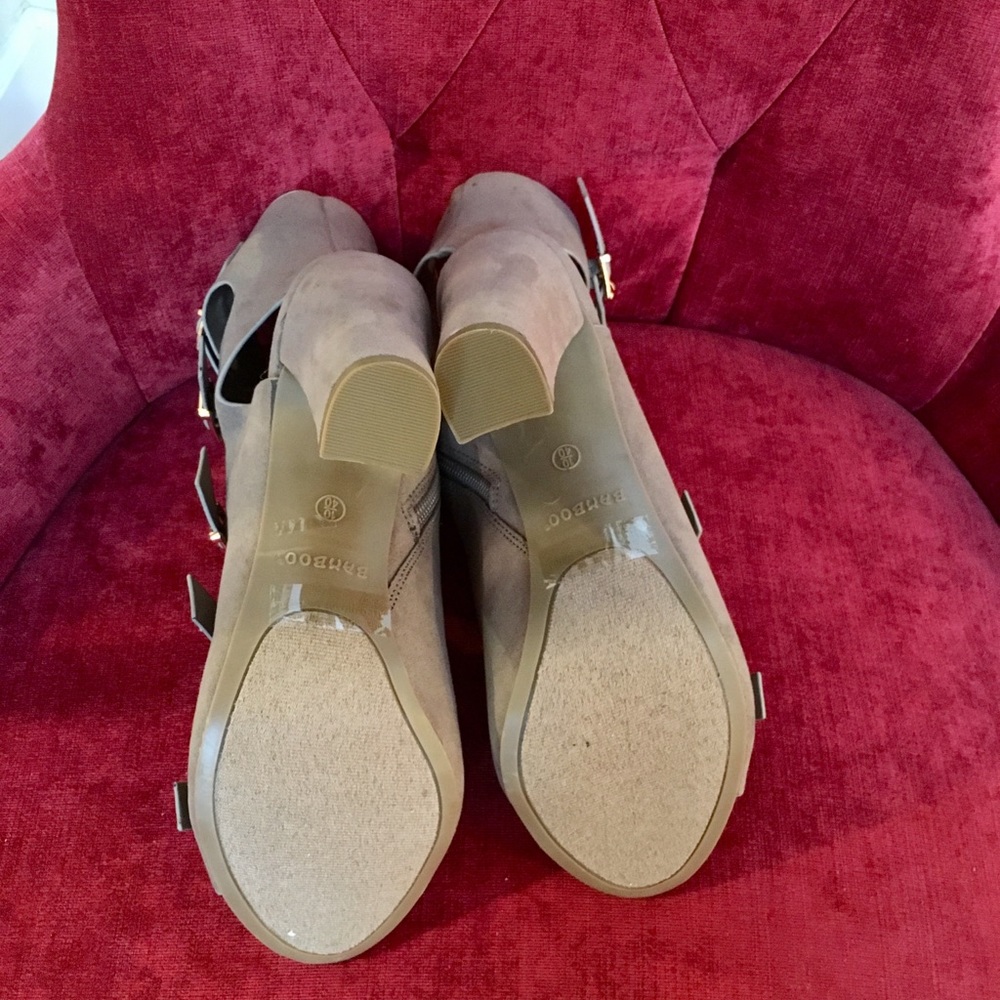 Bamboo New Taupe Buckle Straps Heels - Picture 3 of 5