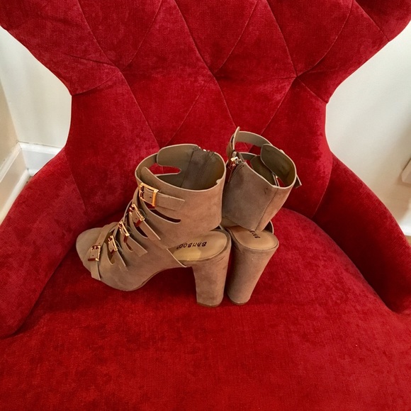 Bamboo New Taupe Buckle Straps Heels - Picture 2 of 5
