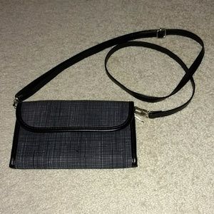Convertible Wallet/Clutch/Over the Shoulder 31 bag