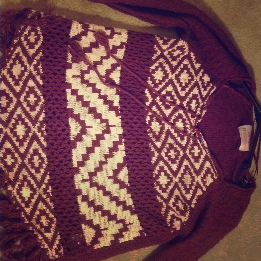 Burgundy Sweater With Long Sleeves