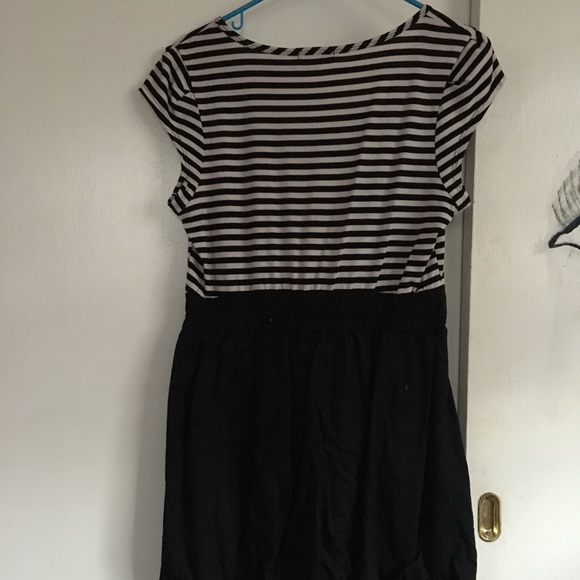 Black and white dress - Picture 1 of 2