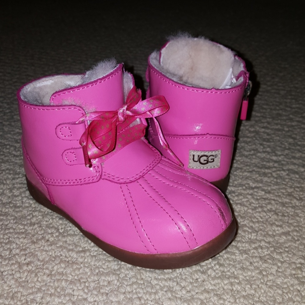 UGG Toddler Pink Payten Boot, size 9