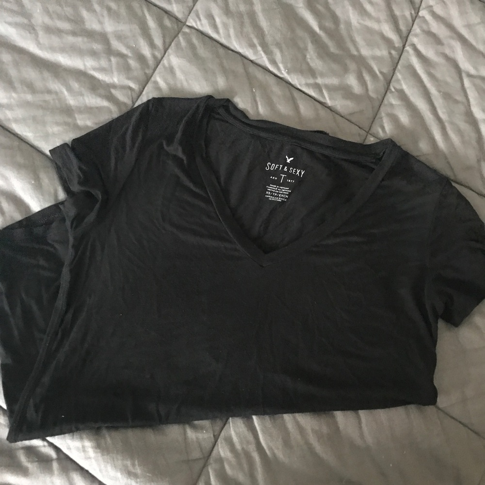 AE black soft & sexy v-neck tee