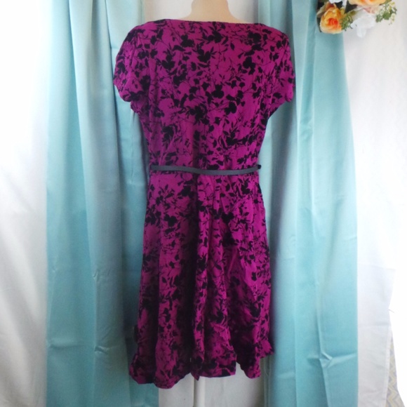 Belted Fit Flare Black Floral V-Neck Dress Pink - Picture 5 of 8